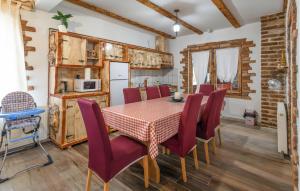 Awesome Home In Novo Zvecevo With Sauna