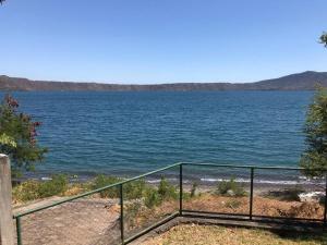 Villa La Giralda - Lakefront - Pool - View - Relaxation Haven