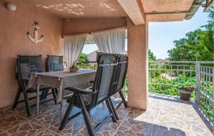 Amazing Apartment In Betiga With Wifi 