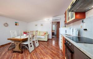 Amazing Apartment In Betiga With Wifi 