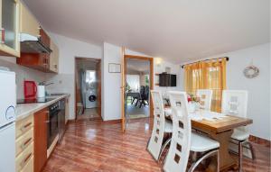 Amazing Apartment In Betiga With Wifi 