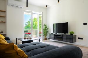 Lumos Residence - Free private parking