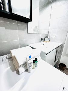 Appartements Superbe Apprt GARE DE VERT GALANT AEROPORT CHARLE DE GAULE : photos des chambres