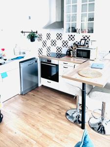 Appartements Superbe Apprt GARE DE VERT GALANT AEROPORT CHARLE DE GAULE : photos des chambres