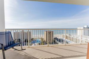12th Floor 2 Bedroom Condo at Crystal Tower, 2 Outdoor Pools and Lazy River, Heated Indoor Pool, Direct Beach Access