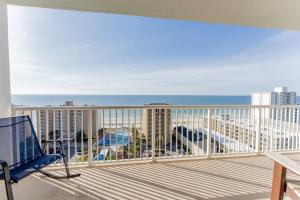 12th Floor 2 Bedroom Condo at Crystal Tower, 2 Outdoor Pools and Lazy River, Heated Indoor Pool, Direct Beach Access