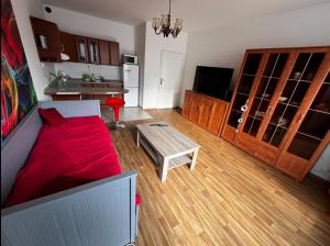 MONFas APARTMENT GARDEN CITY