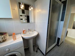 Appartements Grand studio calme avec balcon & parking gratuit : photos des chambres