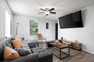 2 Bedroom Ft Moore Retreat - 4hvězdičkové hotely ve městě Columbus