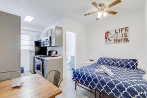 Private Ocean Dr Apt w2 Queen Beds, Steps 2 Beach