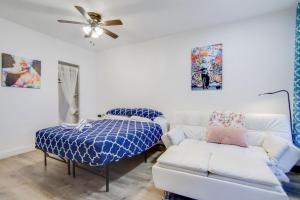 Private Ocean Dr Apt w2 Queen Beds, Steps 2 Beach