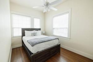 Galvez Oceanview Retreat Walk to Beach or Pleasure Pier