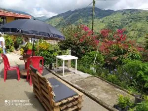 pequeña casa en finca cafetera - San Cristóbal
