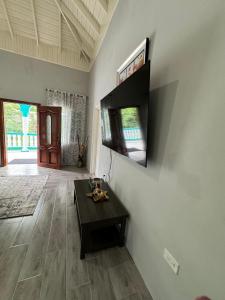 Tina-Cay Sunset Escape