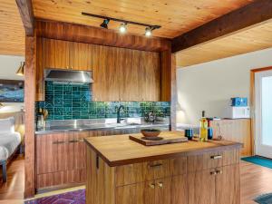 Manzanita Beach Ocean View Cabin Pet Friendly