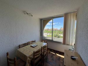 Charmant T2 avec loggia, TV, lave-linge, climatisation portative, proche port et plage à Port Leucate - FR-1-81-621