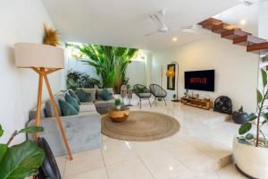 Boho-chic Canggu Villa near Cafè Del Mar, 5-minute walk to beach