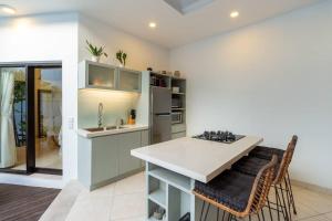 Boho-chic Canggu Villa near Cafè Del Mar, 5-minute walk to beach