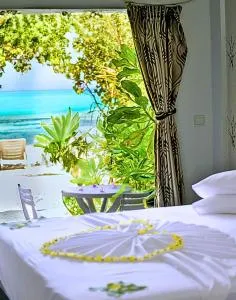 Crown Beach Villas with direct access to the Bikini Beach - Дгіффуші