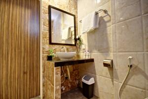 Crown Beach Villas with direct access to the Bikini Beach