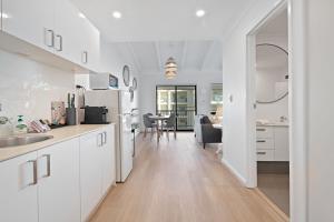 Beach Stay Scarborough - Bonus Single Bed - Pool with Slide