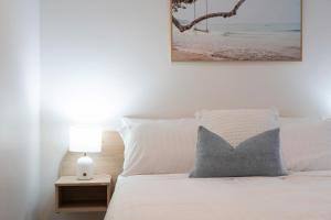 Beach Stay Scarborough - Bonus Single Bed - Pool with Slide