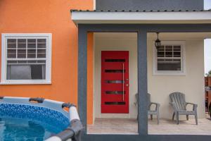 A relaxing retreat a few steps from the sun-soaked Dover Beach and the vibrant S