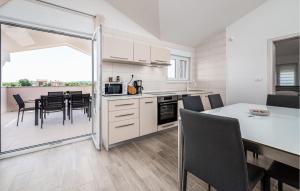 2 Bedroom Nice Apartment In Valbandom