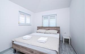 2 Bedroom Nice Apartment In Valbandom