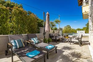 Casa Dika Pool & Lounge - Happy Rentals