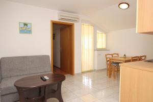 Apartments with parking space Baska, Krk - 22713