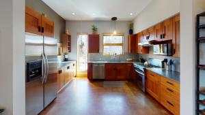 Built In 2007, This Deluxe 3-Story Solar Condo Offers The Best Of Bozeman!