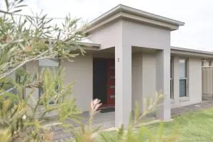 Guichen Villa 3 - Wi-Fi Pets welcome outside - Robe