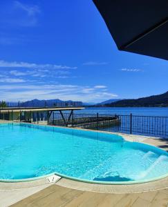 Scarlet Flower - Lago Maggiore