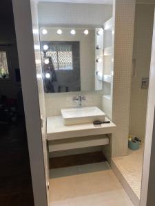 Appartement mini loft 54m2- 200m STADE VELODROME-trés proche PALAIS DES SPORTS et PLAGES du Prado