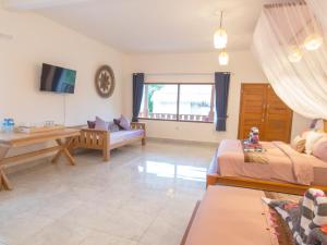 CoCo Breeze Spa Hotel