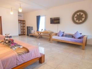 CoCo Breeze Spa Hotel