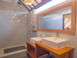 CoCo Breeze Spa Hotel