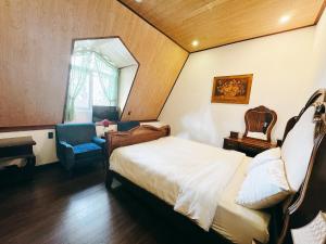Phòng Superior giường đôi lớn (Superior Queen Room)