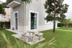 Loft 1-2-3, in centro, con giardino, a 150 m dal mare