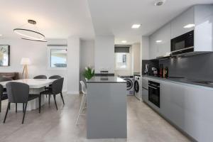 Modern & bright apart sea view