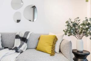 West Side Trendy CBD LivingWorkShopRestPlay