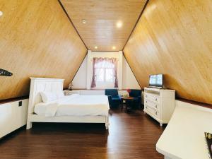 Phòng Deluxe giường đôi có cửa sổ (Deluxe Double Room With Window)