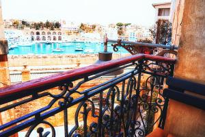 Historic Vittoriosa Maisonette with Sea View