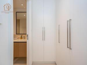 Top Floor Home with Amazing City Views 188BC-2