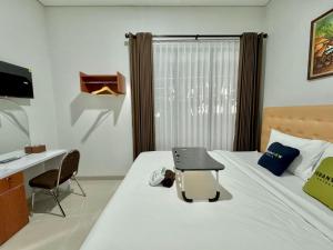 Urbanview Syariah near Stadion Manahan Solo