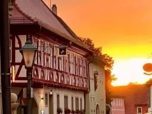 Gasthof Weißes Ross - 伊普霍芬