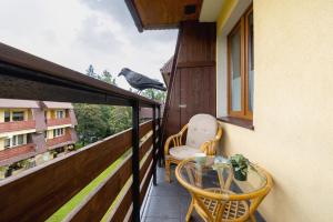 Osiedle Kasprusie Apartament z 2 Balkonami Zakopane Centrum by Noclegi Renters