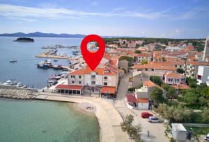 Beachfront Apartment - Janice Beach Pakoštane - Adults Only