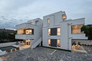 Pool apartments Banta A